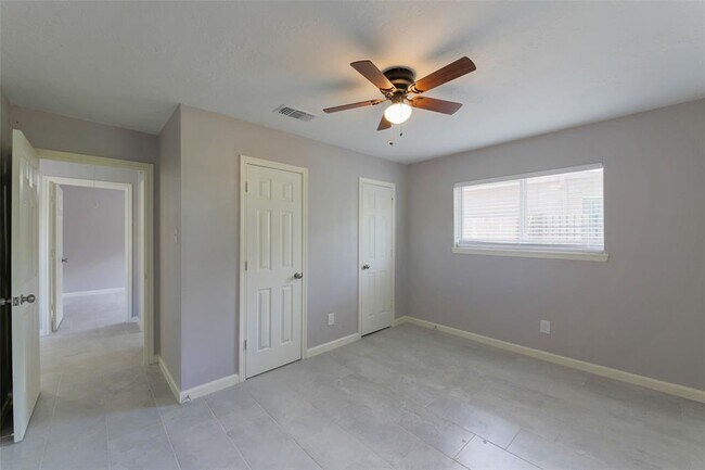 Building Photo - 3605 Barberry Dr
