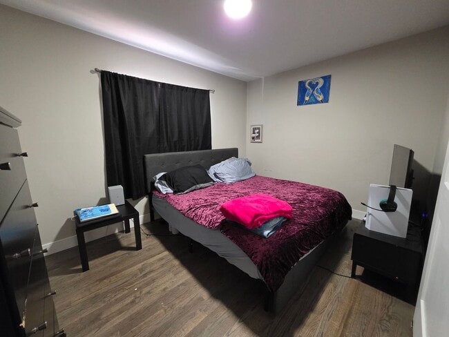 Building Photo - 5 Bed 2 bath Home near Fort Carson!!