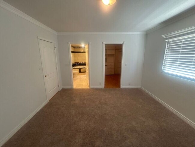 Building Photo - 429 Paulette Pl