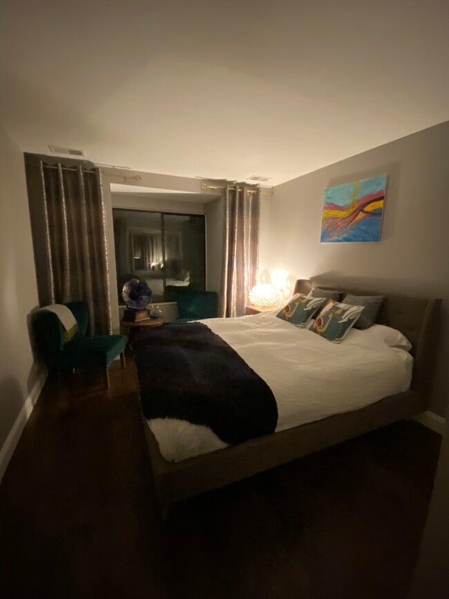 Guest bedroom - 755 Golf Ln