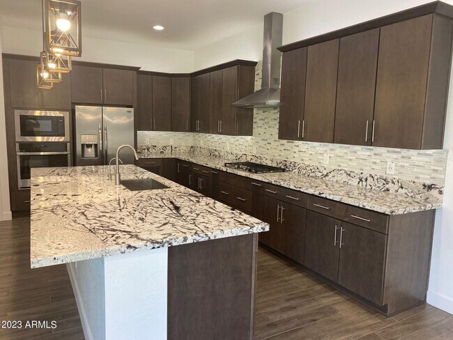 Building Photo - 7218 W Pinnacle Vista Dr