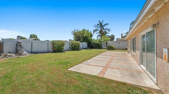 Building Photo - 8250 Whispering Tree Dr