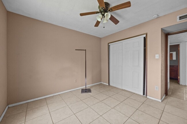 Building Photo - 15619 Fall Briar Dr