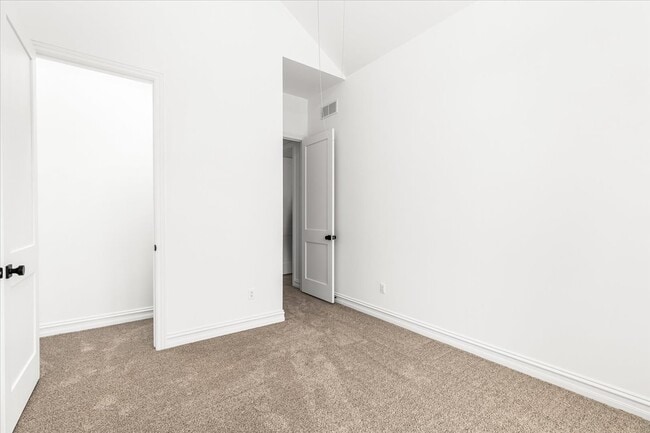 Building Photo - 7158 Sawgrass Dr