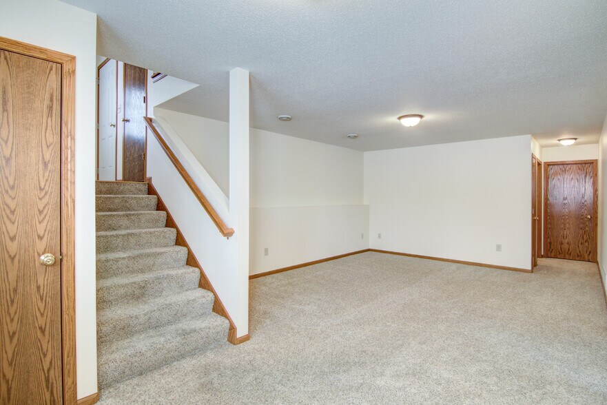 Building Photo - 5515 165th St