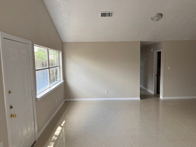 Building Photo - 16528 Monte Carlo Ln