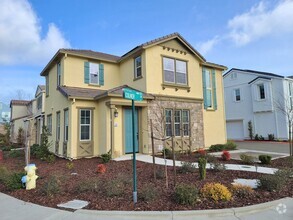 Building Photo - Beautiful Newer Home and Community in Folsom!
