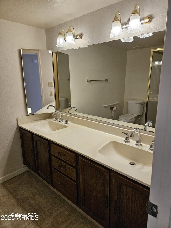 Building Photo - 2344 W Lobo Ave