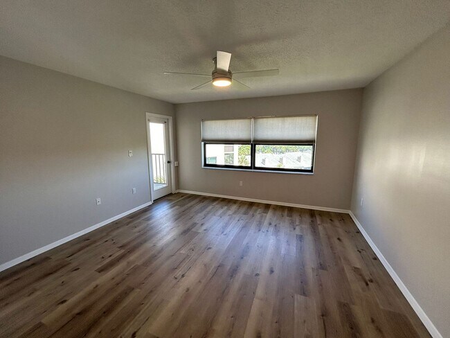 Building Photo - 1320 Pasadena Ave S