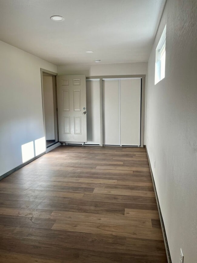 Building Photo - 5333 Rogue River Hwy