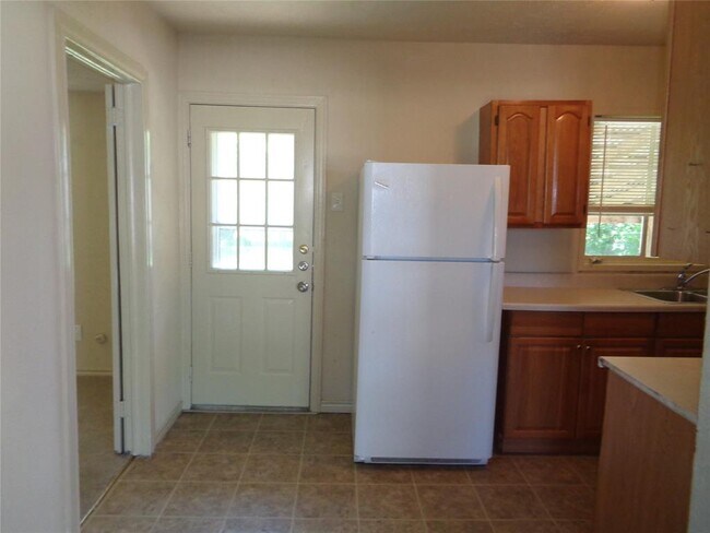 Building Photo - 11216 Barbarosa Dr