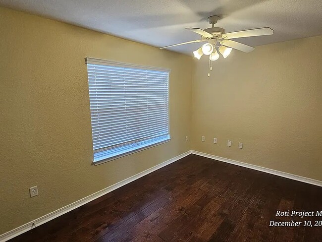 Building Photo - 337 Tequesta Dr