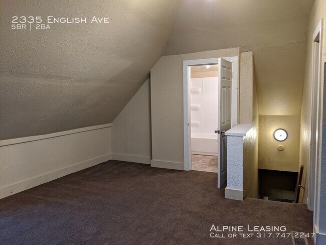 Building Photo - Short Commute to Downtown & Fountain Square!