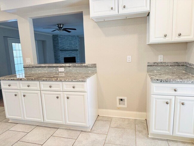 Building Photo - 5714 N Braeswood Blvd