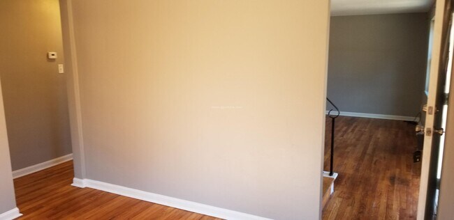 Building Photo - 3-Bedroom home available in Verona over looking the Allegheny River