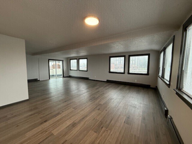 Building Photo - 16 N Broadway St