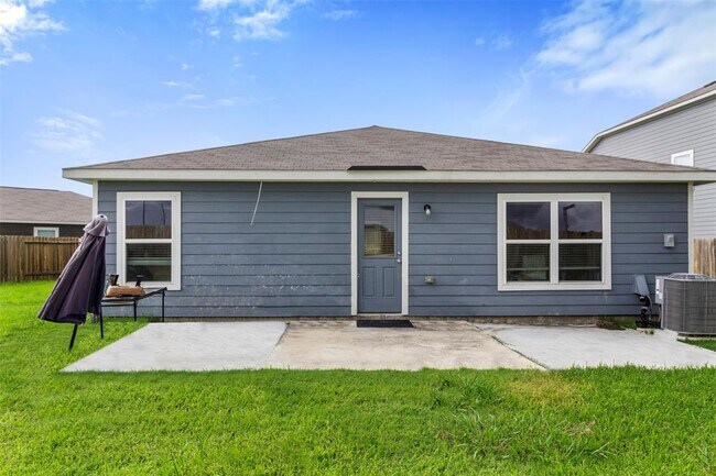 Building Photo - 5502 Sapphire Lagoon Rd