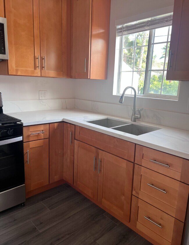 Building Photo - 2706 Glendale Blvd