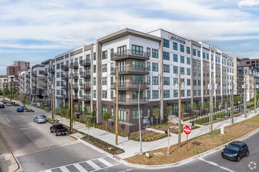 Building Photo - Hazel by the Galleria