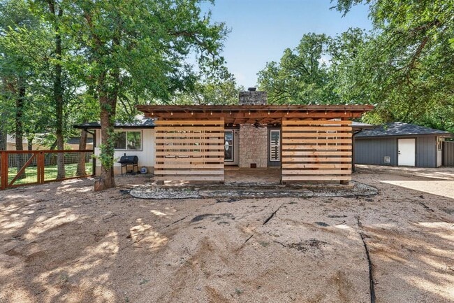 Building Photo - 1804 Stagecoach Trail