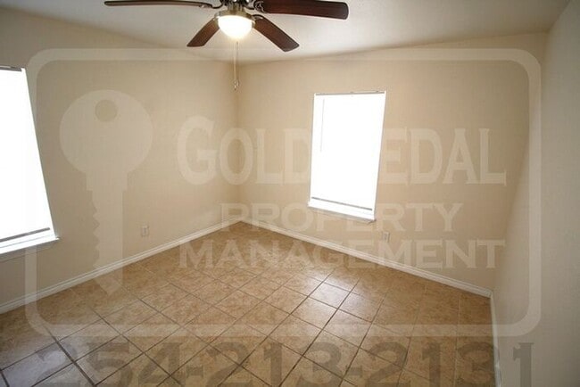 Building Photo - 1710 Cole St