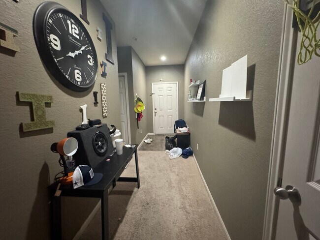 Building Photo - 376 Musgrav