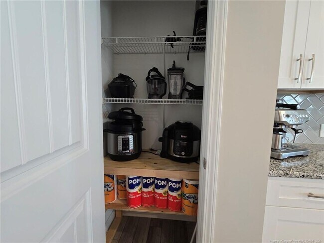 Building Photo - 4774 Woodline Dr