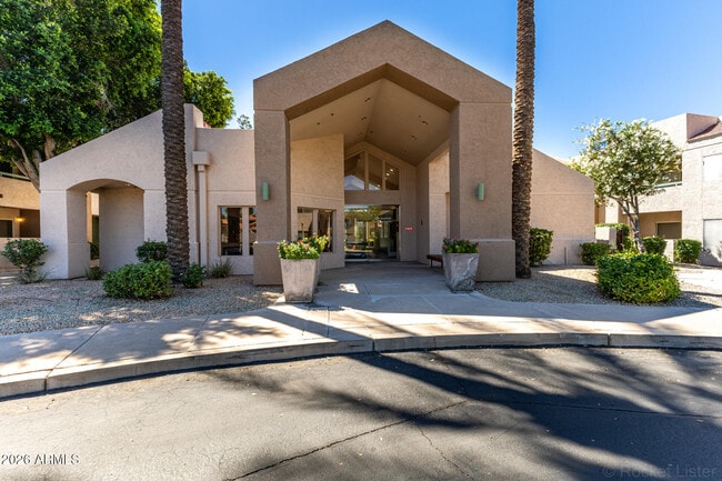 Building Photo - 1295 N Ash St