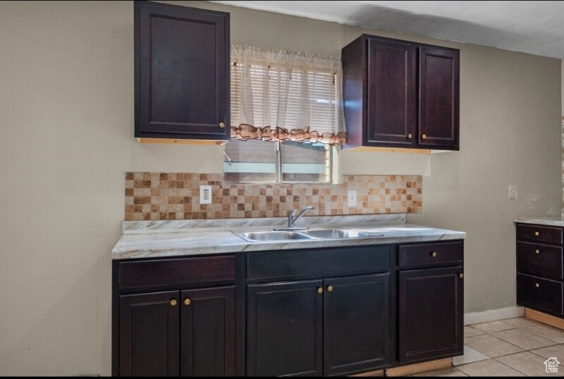 Building Photo - 57 N Center St