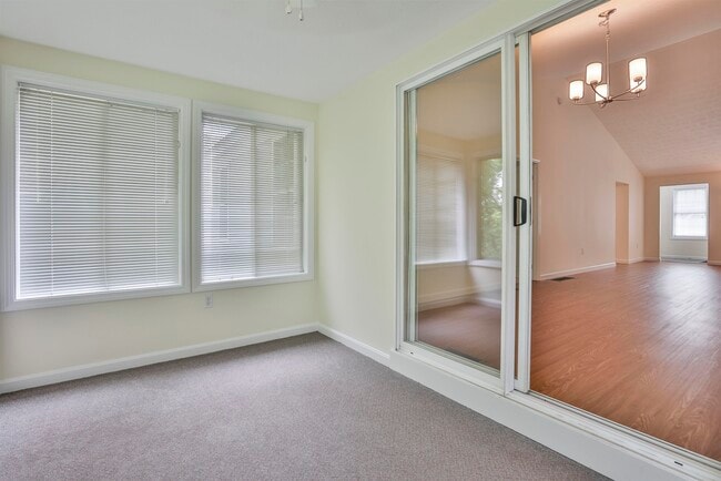 Building Photo - 4 Myopia Ln