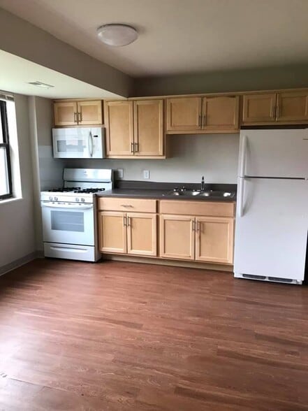 Primary Photo - Century Woods Apartments