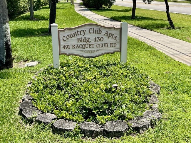 Building Photo - 491 Racquet Club Rd