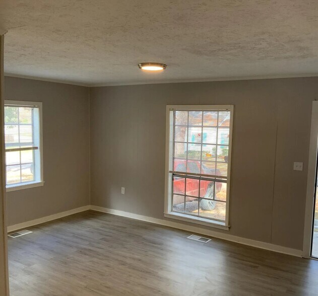 Building Photo - 219 Stonewall St