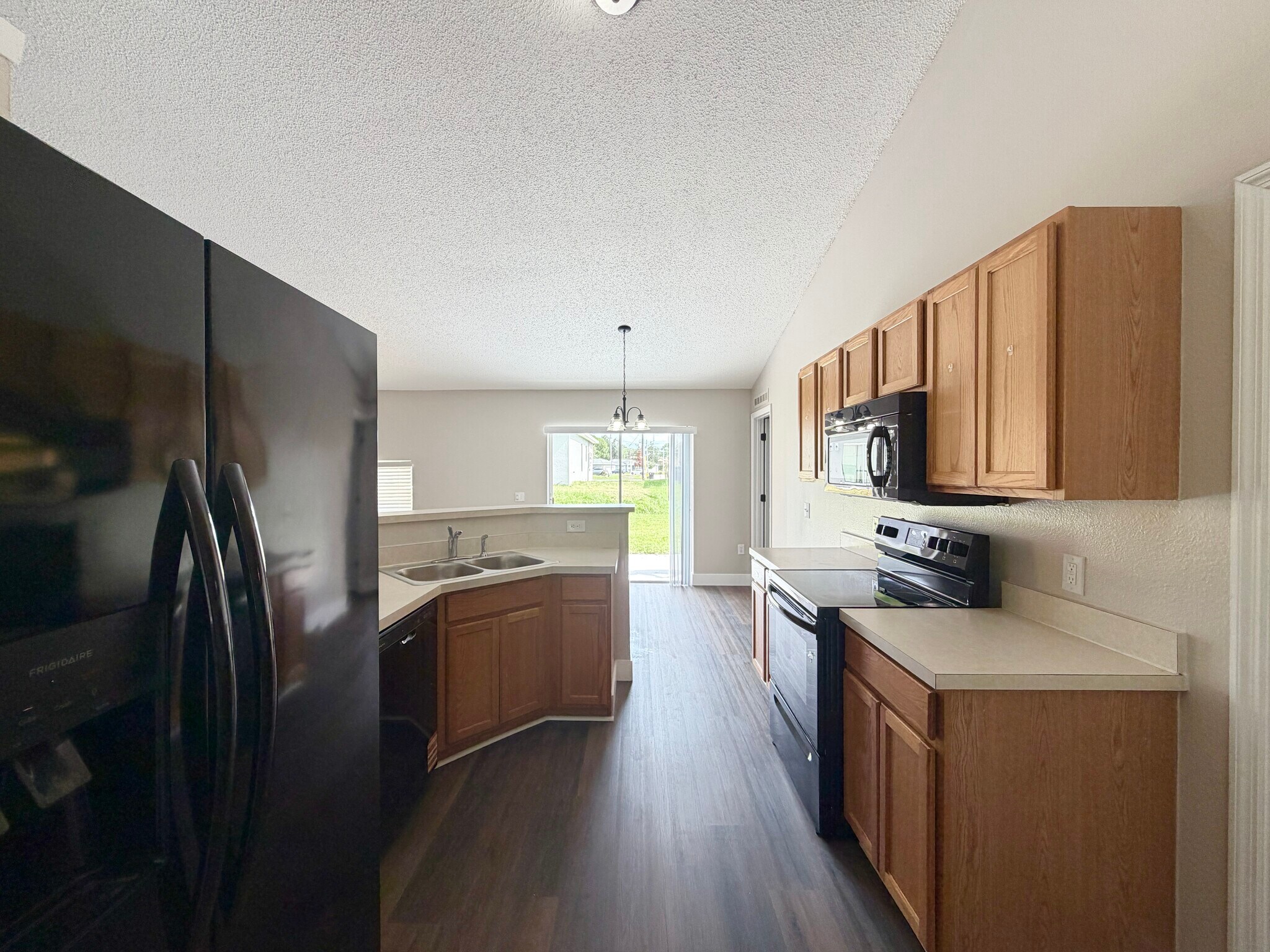 Building Photo - 47 Sawfish Ct