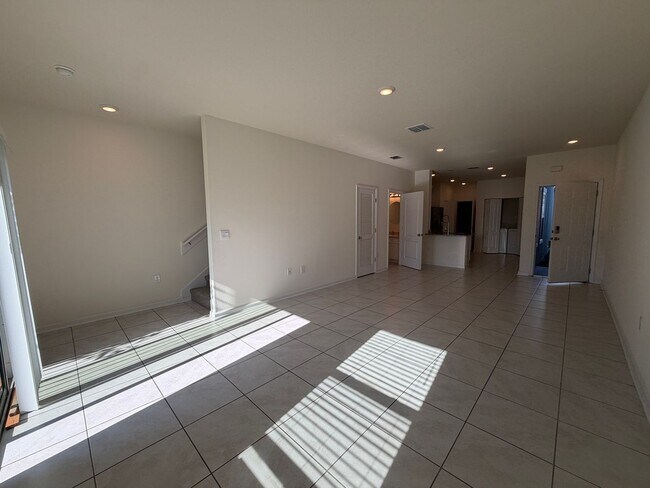 Building Photo - 3/2.5 Townhome in Bridgewater Community