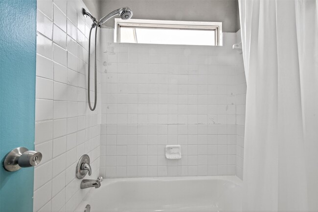 Building Photo - 12317 Crest Lake Dr