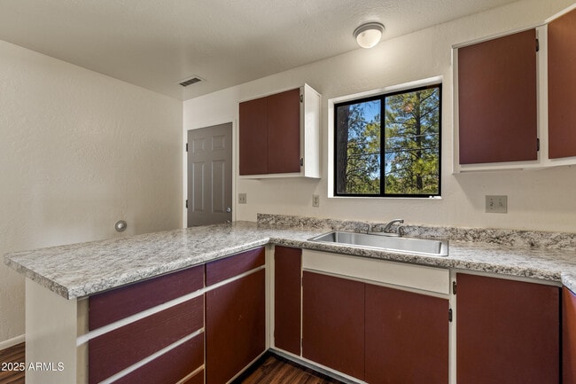 Building Photo - 108 E Paseo del Rio