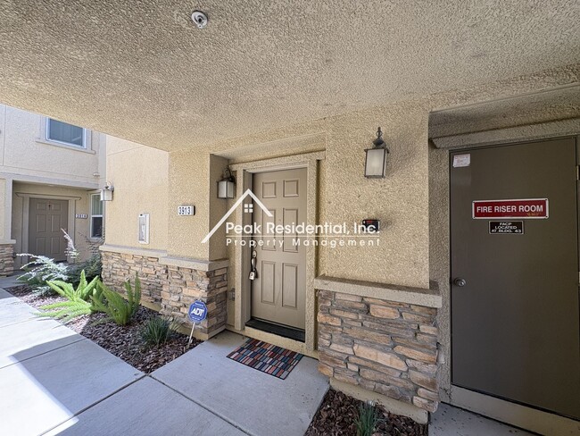 Building Photo - 3301 N Park Dr