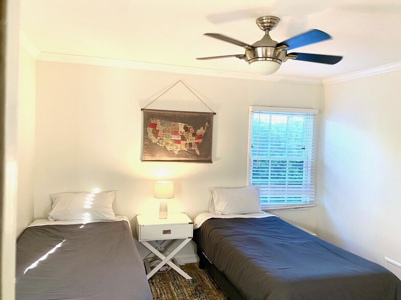 Bedroom 2 - 1286 Devon Ave