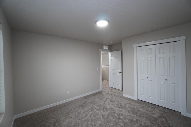 Building Photo - 13776 S Piano Ave