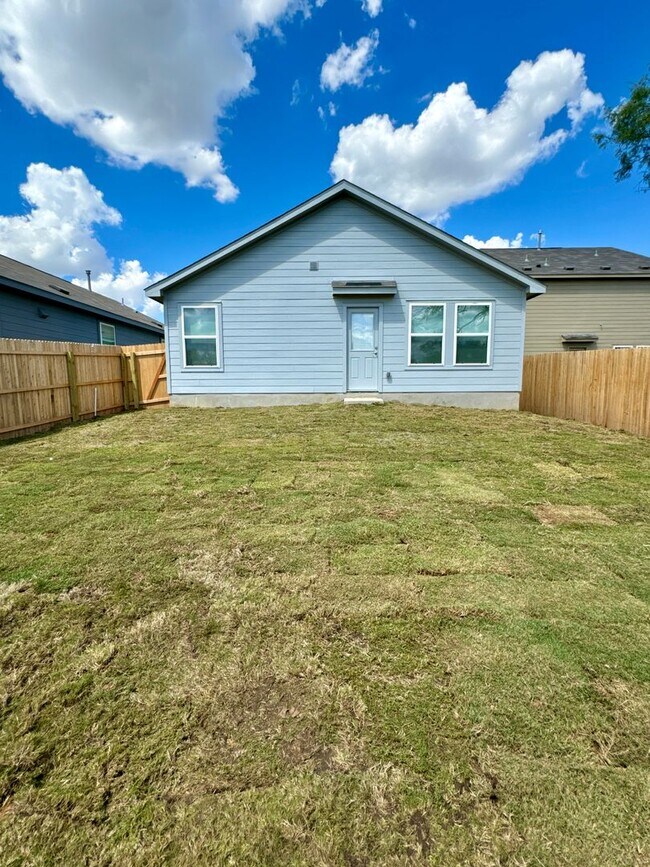 Building Photo - VIDA SUBDIVISION / San Antonio A&M steps away- spacious 4-bedroom, 2-bathroom house