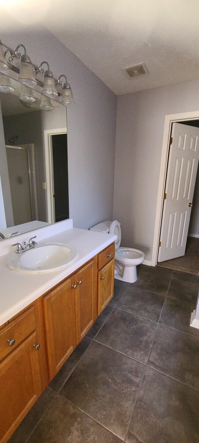 Building Photo - 30 Princeton Ct
