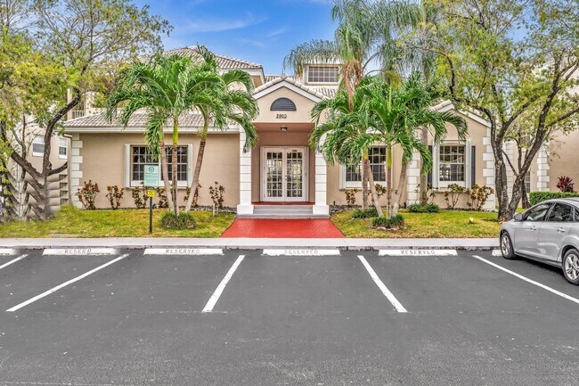 Building Photo - 2820 N Oakland Forest Dr