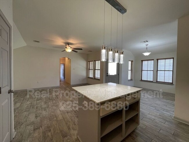 Building Photo - 957 Sedona Pines Dr