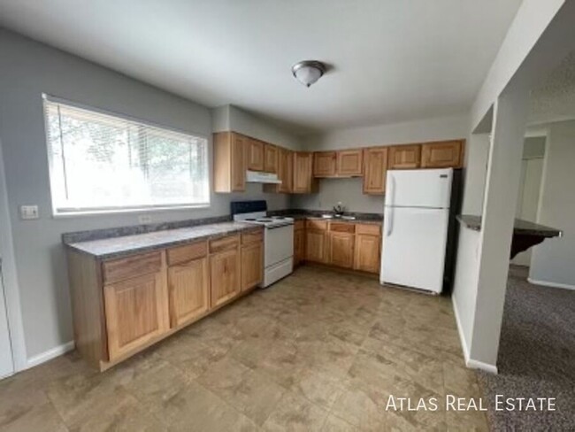 Primary Photo - Beautiful apartment, 2 Bed 1 Bath! ***COMI...