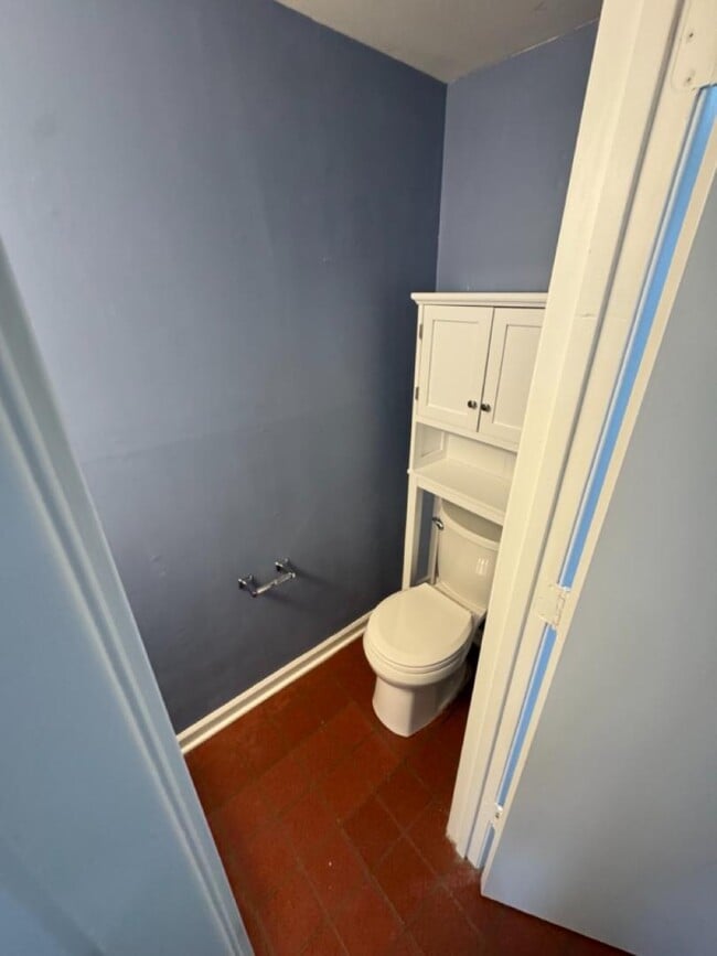 Building Photo - 105 Yorkshire Ct