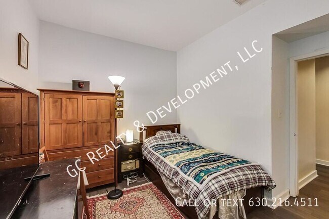 Building Photo - 1423 W Oakdale-Unit G