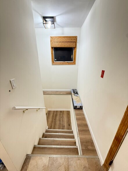 Building Photo - 287 Bacon St