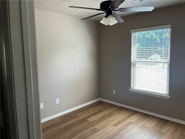 Building Photo - 2932 Cherry Knoll Cir
