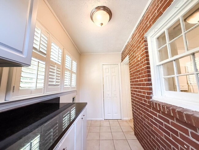 Building Photo - 2525 Camille Dr